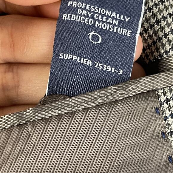 Stafford Year Round Blazer Sport Coat Mens 42R Herringbone Classic Fit Travel - Picture 8 of 16